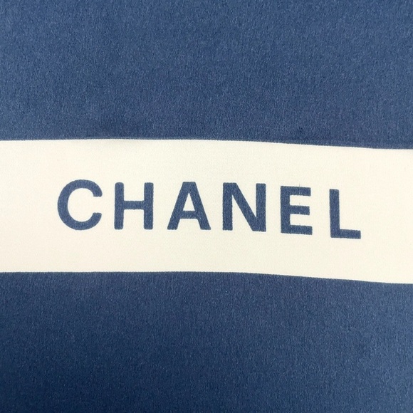 CHANEL Foulard - Red Cream Blue Gift 🎁 Ribbon 🎀 Tie Design - Picture 2 of 12